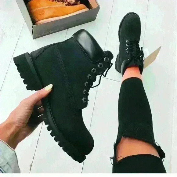 TIMBERLAND WOMEN'S 6-INCH PREMIUM WATERPROOF  LEATHER BOOTIES BLACK size 8 - Picture 1 of 9